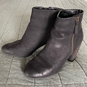 BP Trolley Black Leather Size W5.5